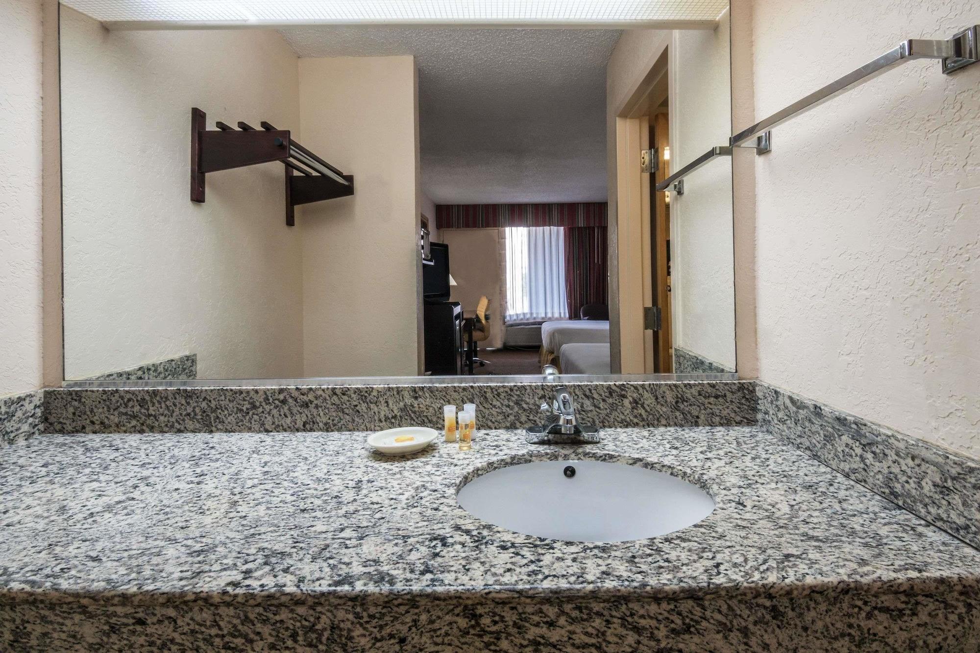 Days Inn By Wyndham Killeen Fort Hood Extérieur photo